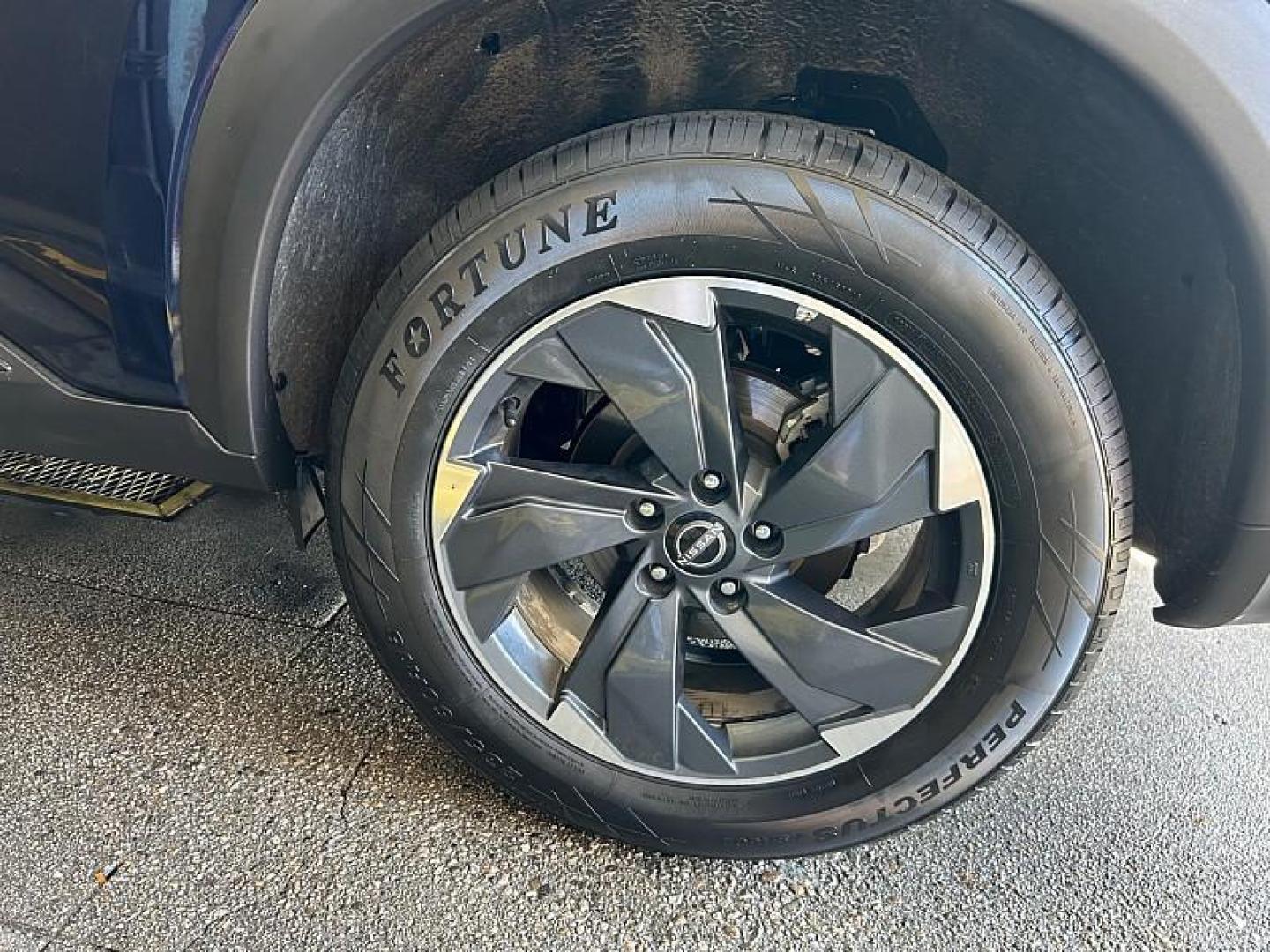 2024 BLUE Nissan Rogue (5N1BT3BA2RC) with an 3-Cyl Turbo 1.5 Liter engine, Automatic CVT transmission, located at 412 Auto Vista Drive, Palmdale, 93551, (661) 945-0620, 34.592636, -118.136681 - Photo#15