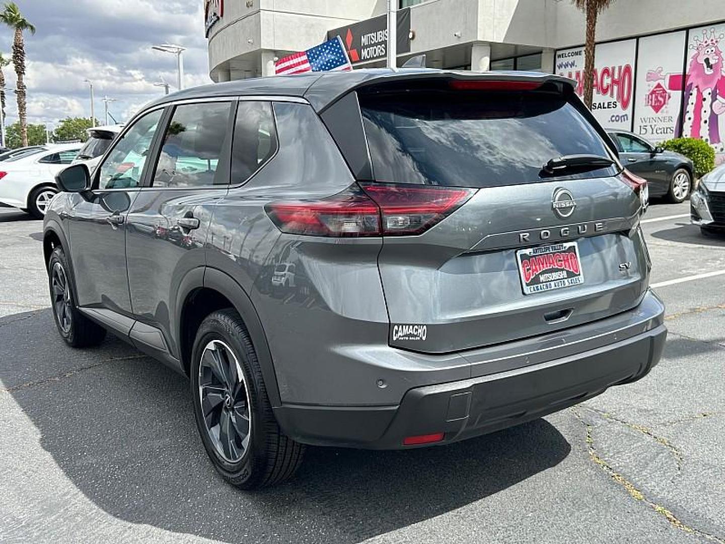 2024 GRAY Nissan Rogue (5N1BT3BA8RC) with an 3-Cyl Turbo 1.5 Liter engine, Automatic CVT transmission, located at 412 Auto Vista Drive, Palmdale, 93551, (661) 945-0620, 34.592636, -118.136681 - Photo#4
