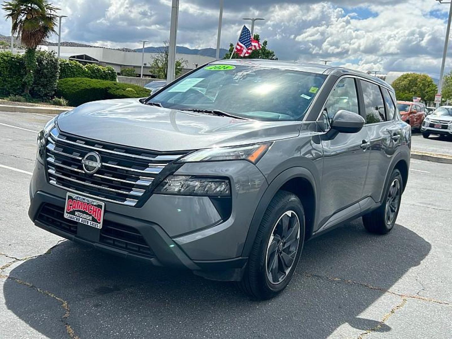 2024 GRAY Nissan Rogue (5N1BT3BA8RC) with an 3-Cyl Turbo 1.5 Liter engine, Automatic CVT transmission, located at 412 Auto Vista Drive, Palmdale, 93551, (661) 945-0620, 34.592636, -118.136681 - Photo#2
