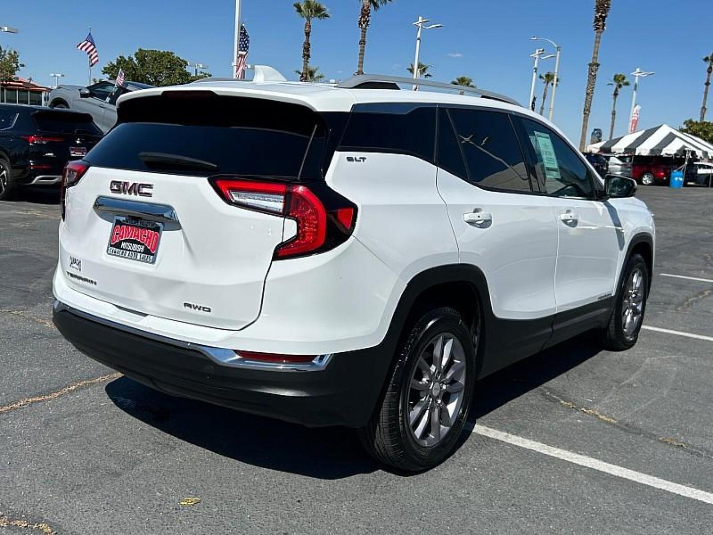 2024 SILVER Nissan Rogue (JN8BT3BB3RW) with an 3-Cyl Turbo 1.5 Liter engine, Automatic CVT transmission, located at 412 Auto Vista Drive, Palmdale, 93551, (661) 945-0620, 34.592636, -118.136681 - Photo#2