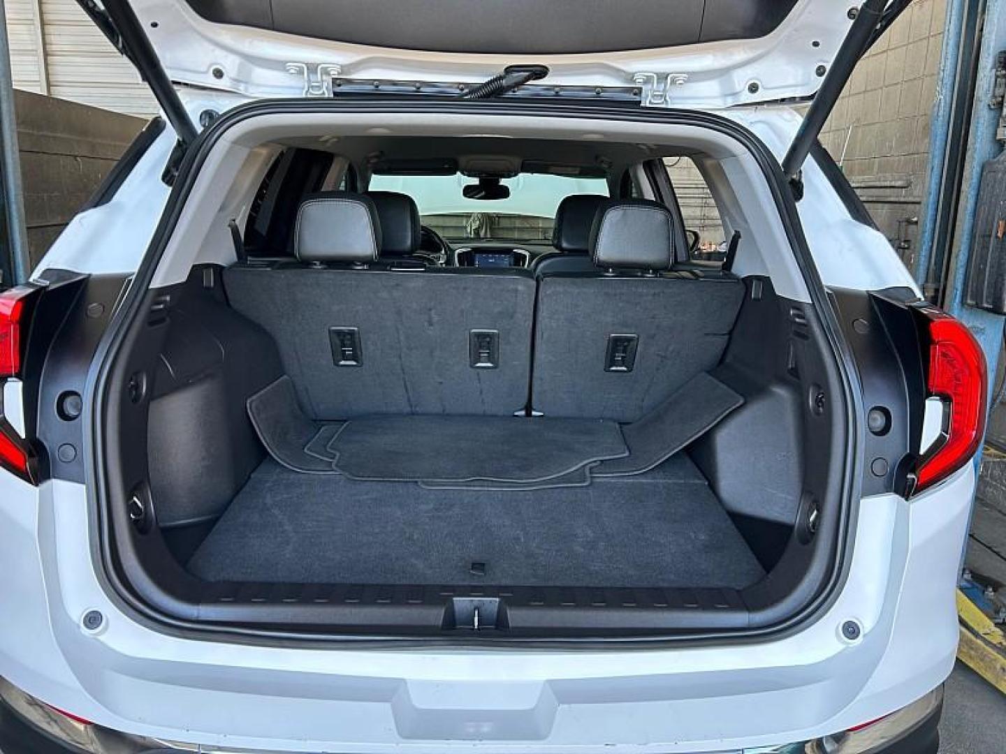 2024 SILVER Nissan Rogue (JN8BT3BB3RW) with an 3-Cyl Turbo 1.5 Liter engine, Automatic CVT transmission, located at 412 Auto Vista Drive, Palmdale, 93551, (661) 945-0620, 34.592636, -118.136681 - Photo#33