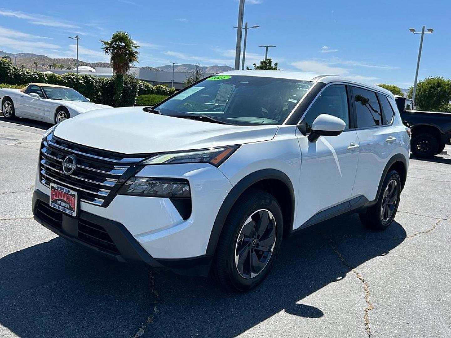 2024 WHITE Nissan Rogue (5N1BT3BA9RC) with an 3-Cyl Turbo 1.5 Liter engine, Automatic CVT transmission, located at 412 Auto Vista Drive, Palmdale, 93551, (661) 945-0620, 34.592636, -118.136681 - Photo#2