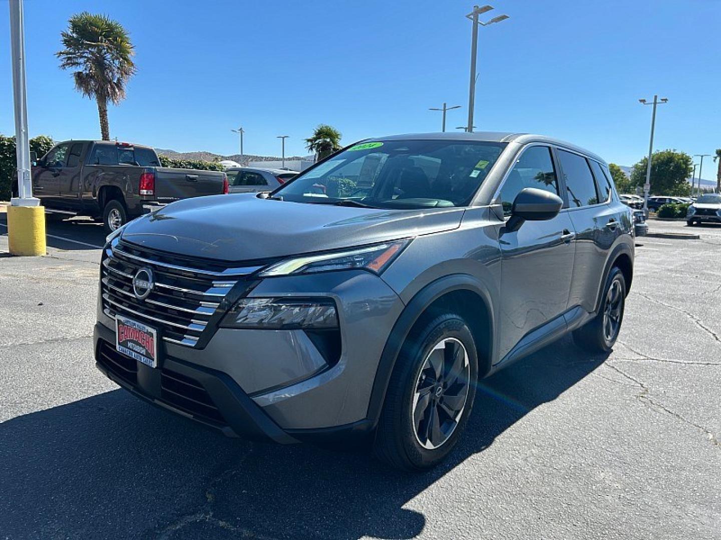 2024 GRAY Nissan Rogue (5N1BT3BA3RC) with an 3-Cyl Turbo 1.5 Liter engine, Automatic CVT transmission, located at 412 Auto Vista Drive, Palmdale, 93551, (661) 945-0620, 34.592636, -118.136681 - Photo#2