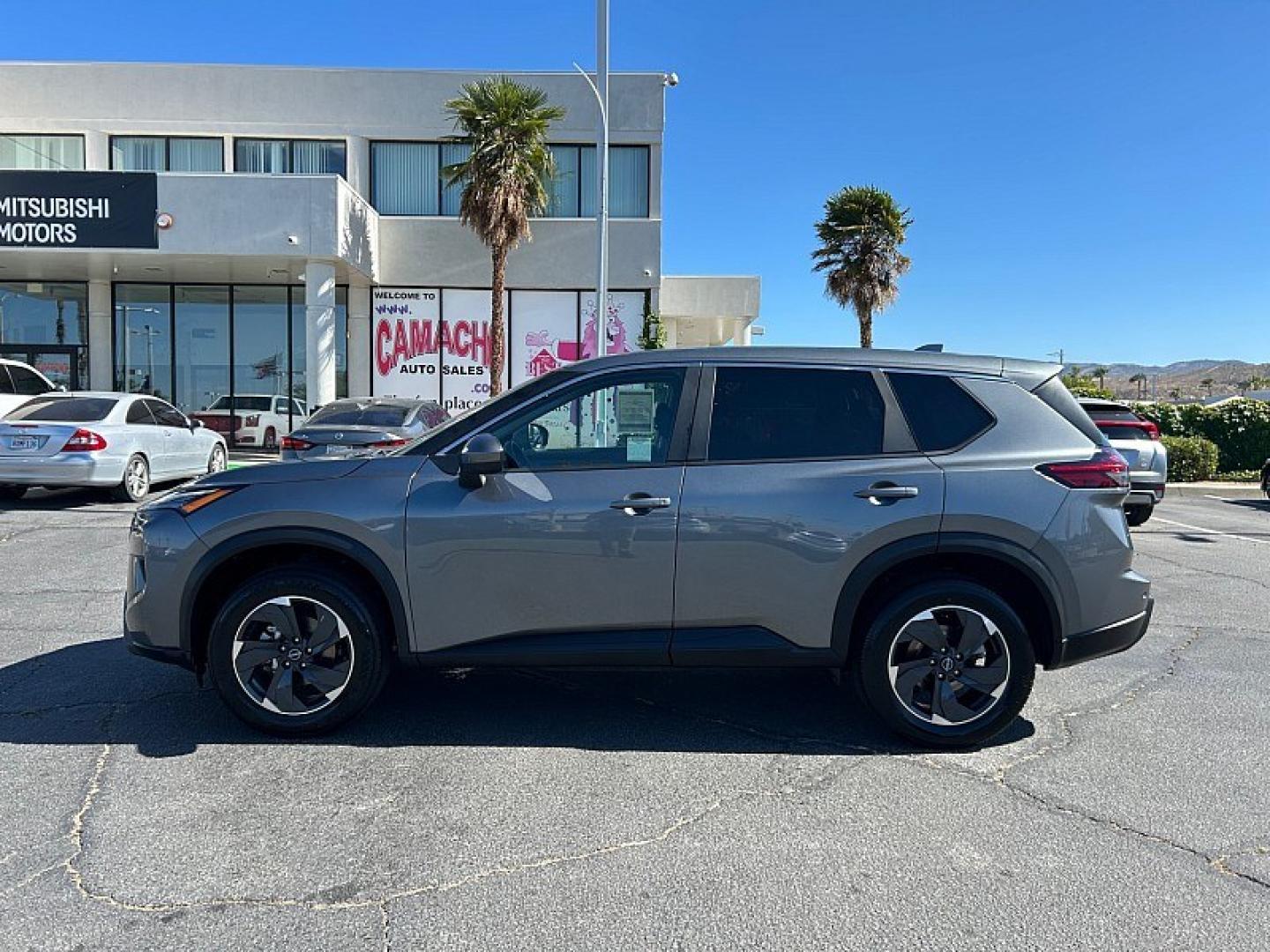 2024 GRAY Nissan Rogue (5N1BT3BA3RC) with an 3-Cyl Turbo 1.5 Liter engine, Automatic CVT transmission, located at 412 Auto Vista Drive, Palmdale, 93551, (661) 945-0620, 34.592636, -118.136681 - Photo#7