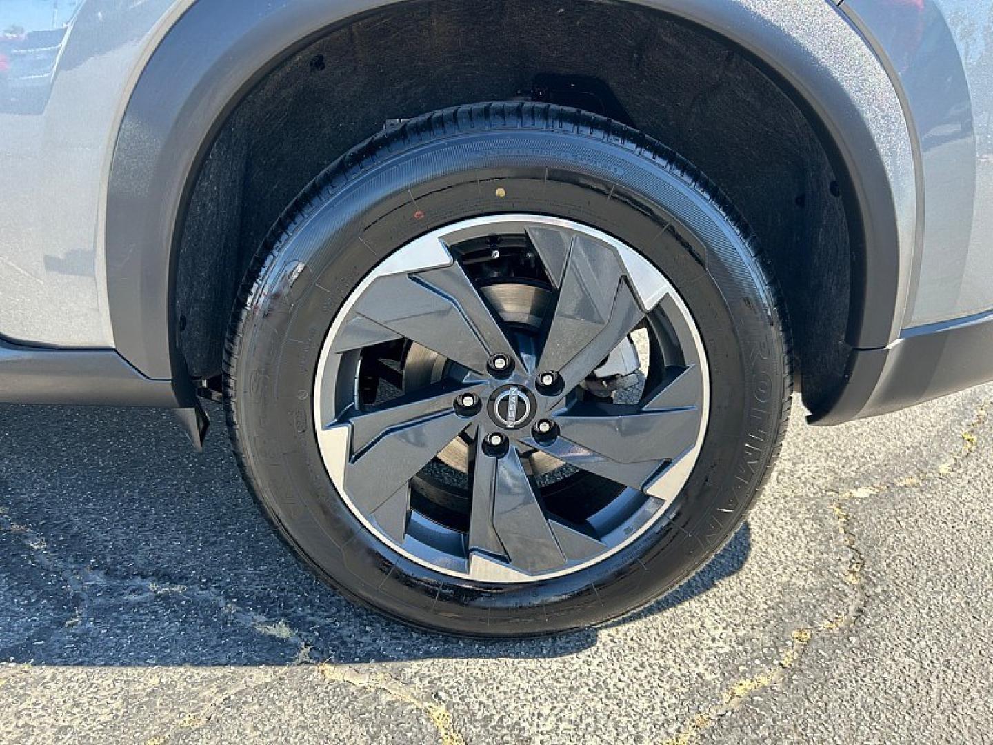 2024 GRAY Nissan Rogue (5N1BT3BA3RC) with an 3-Cyl Turbo 1.5 Liter engine, Automatic CVT transmission, located at 412 Auto Vista Drive, Palmdale, 93551, (661) 945-0620, 34.592636, -118.136681 - Photo#9