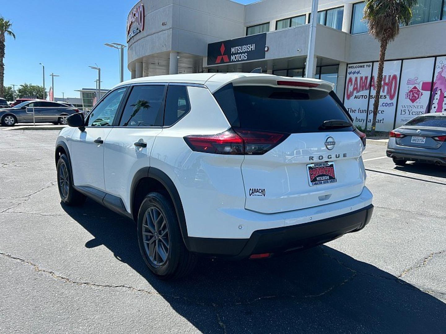 2024 White Nissan Rogue (5N1BT3AA4RC) with an 3-Cyl Turbo 1.5 Liter engine, Automatic CVT transmission, located at 412 Auto Vista Drive, Palmdale, 93551, (661) 945-0620, 34.592636, -118.136681- Photo#4