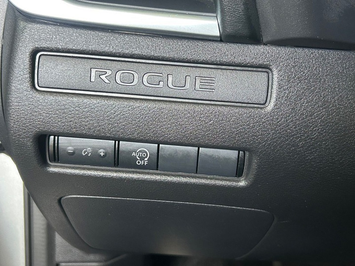 2024 Silver Nissan Rogue (5N1BT3AA0RC) with an 3-Cyl Turbo 1.5 Liter engine, Automatic CVT transmission, located at 412 Auto Vista Drive, Palmdale, 93551, (661) 945-0620, 34.592636, -118.136681- Photo#18