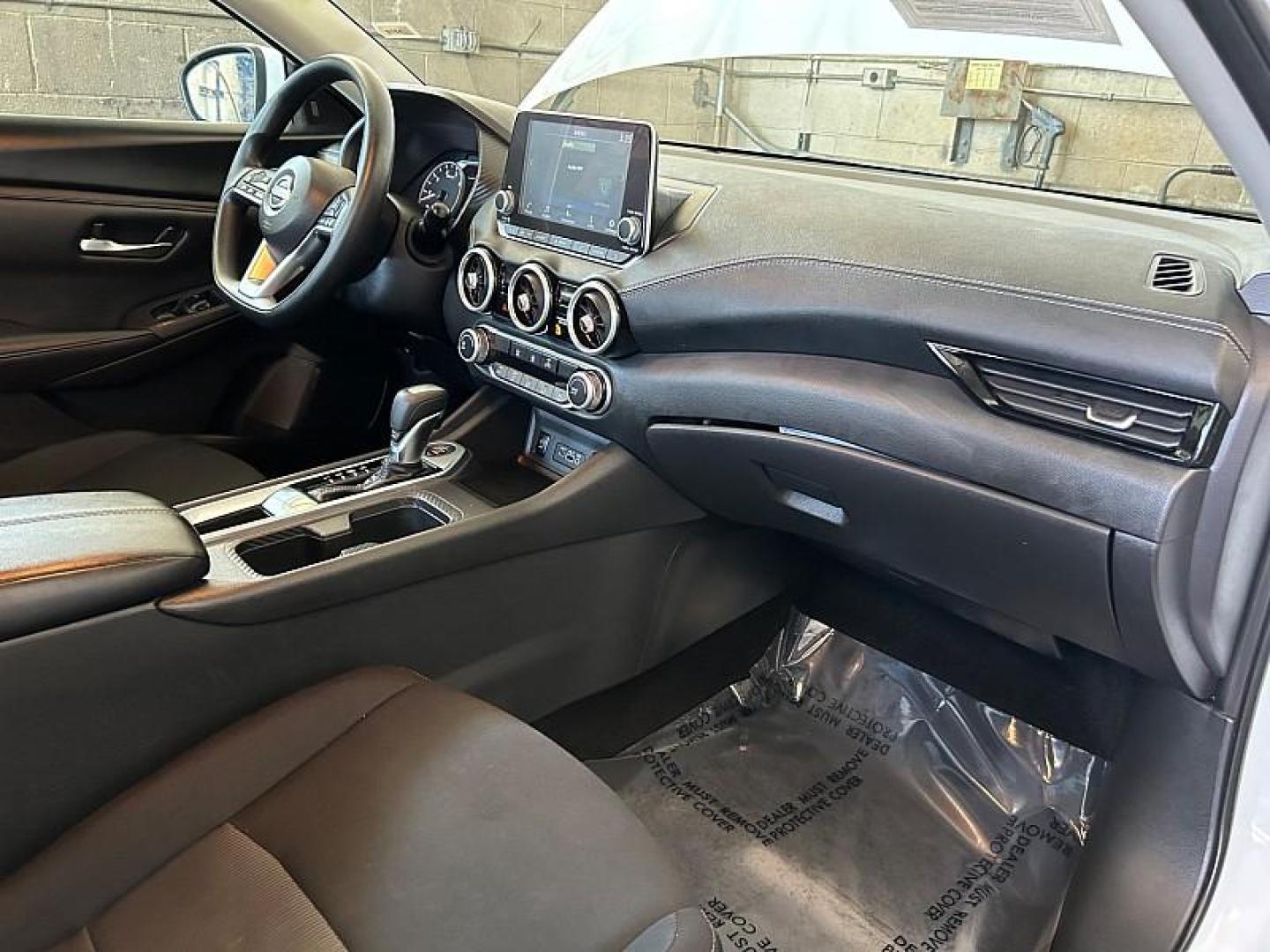 2024 WHITE Nissan Sentra (3N1AB8CV2RY) with an 4-Cyl 2.0 Liter engine, Automatic CVT w/Xtronic transmission, located at 412 Auto Vista Drive, Palmdale, 93551, (661) 945-0620, 34.592636, -118.136681 - Photo#27