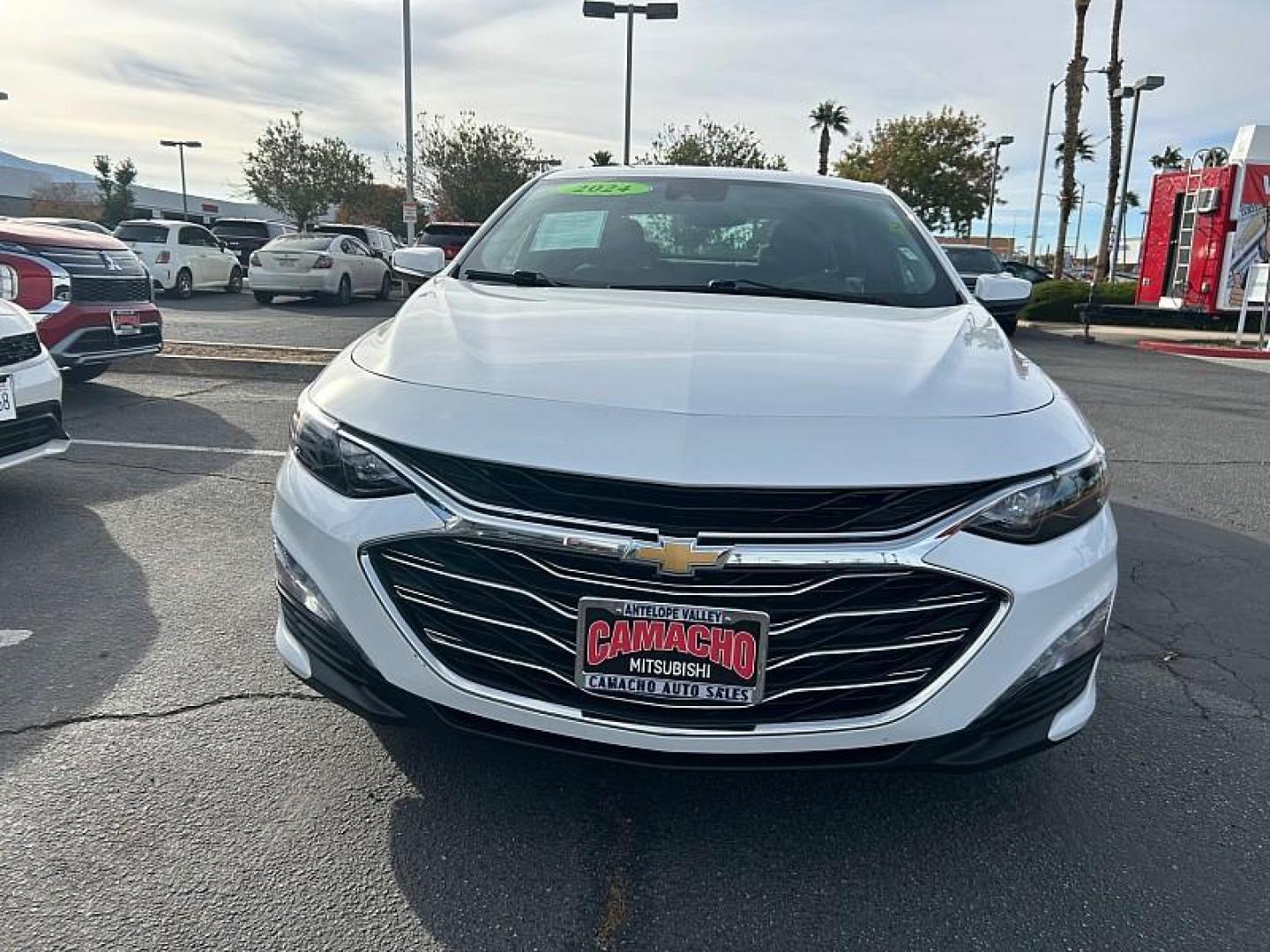 2024 WHITE Nissan Sentra (3N1AB8CVXRY) with an 4-Cyl 2.0 Liter engine, Automatic CVT w/Xtronic transmission, located at 412 Auto Vista Drive, Palmdale, 93551, (661) 945-0620, 34.592636, -118.136681- Photo#3