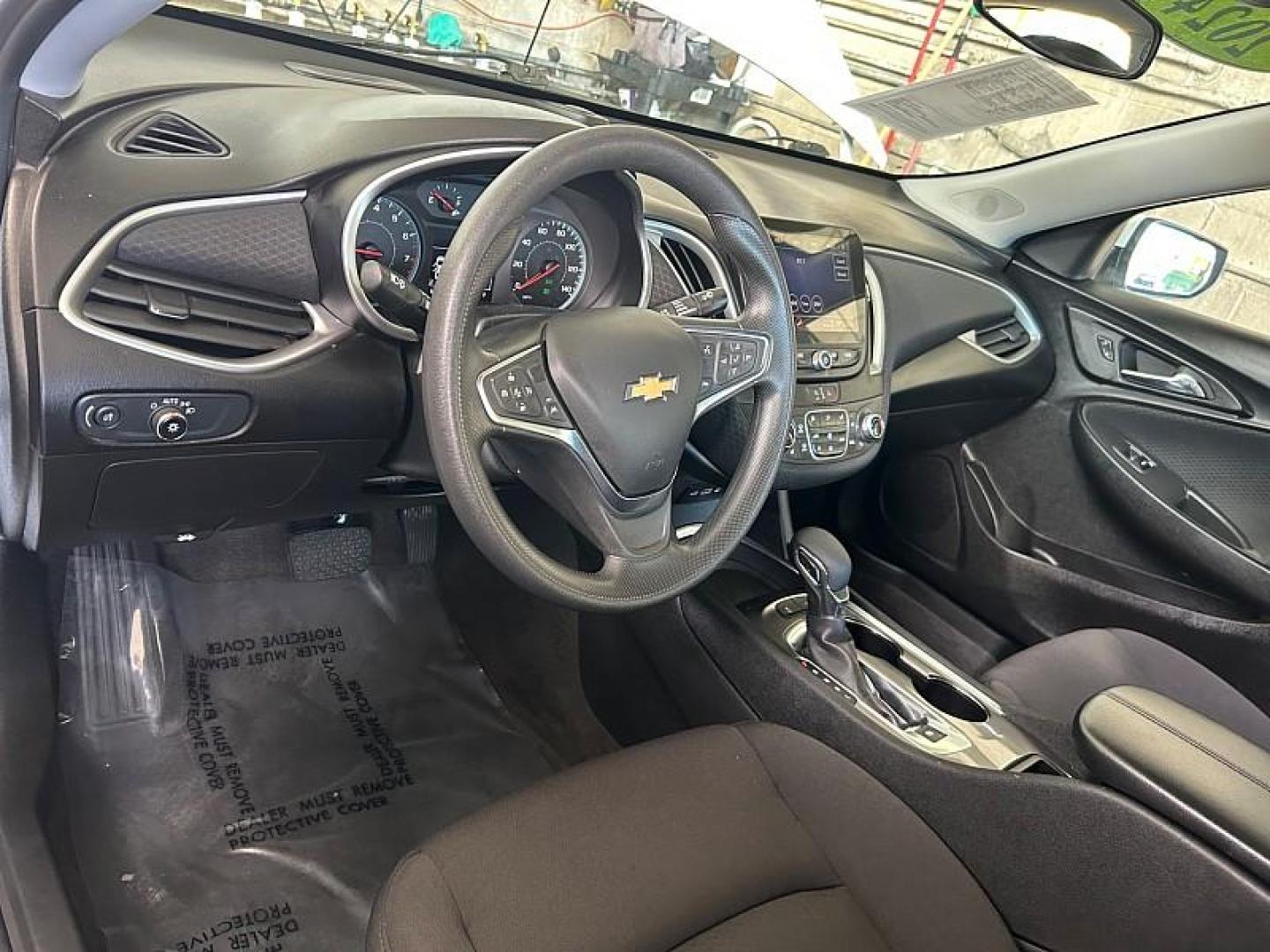 2024 WHITE Nissan Sentra (3N1AB8CVXRY) with an 4-Cyl 2.0 Liter engine, Automatic CVT w/Xtronic transmission, located at 412 Auto Vista Drive, Palmdale, 93551, (661) 945-0620, 34.592636, -118.136681- Photo#51