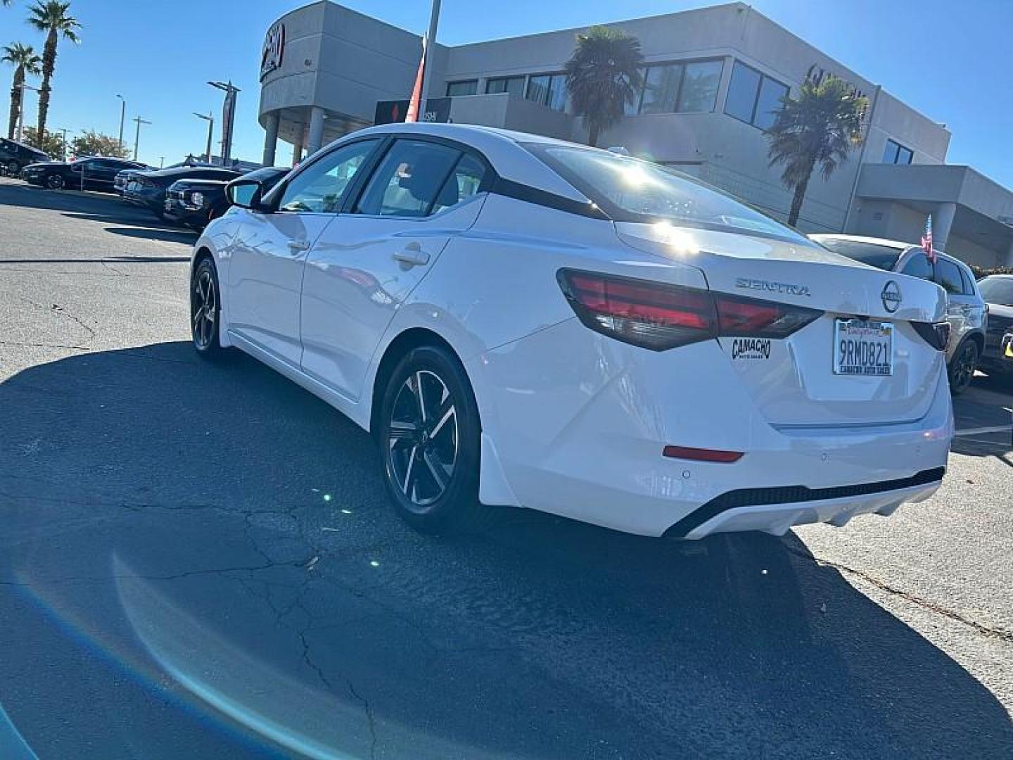 2024 WHITE Nissan Sentra (3N1AB8CVXRY) with an 4-Cyl 2.0 Liter engine, Automatic CVT w/Xtronic transmission, located at 412 Auto Vista Drive, Palmdale, 93551, (661) 945-0620, 34.592636, -118.136681- Photo#17
