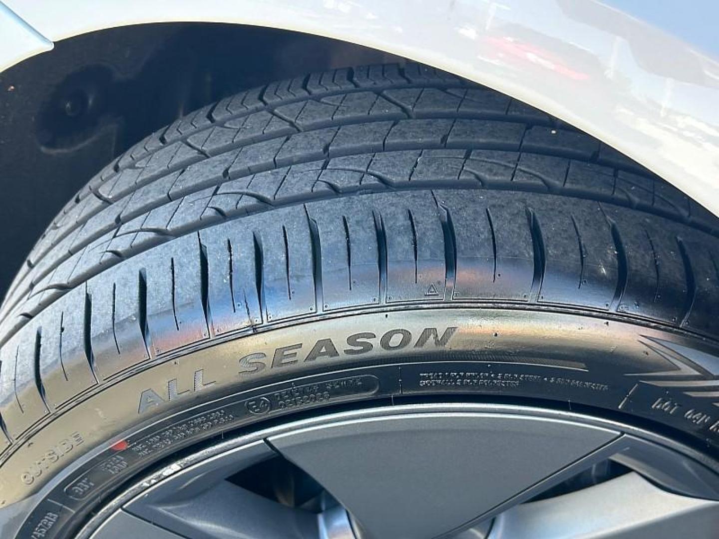 2024 WHITE Nissan Sentra (3N1AB8CVXRY) with an 4-Cyl 2.0 Liter engine, Automatic CVT w/Xtronic transmission, located at 412 Auto Vista Drive, Palmdale, 93551, (661) 945-0620, 34.592636, -118.136681- Photo#43