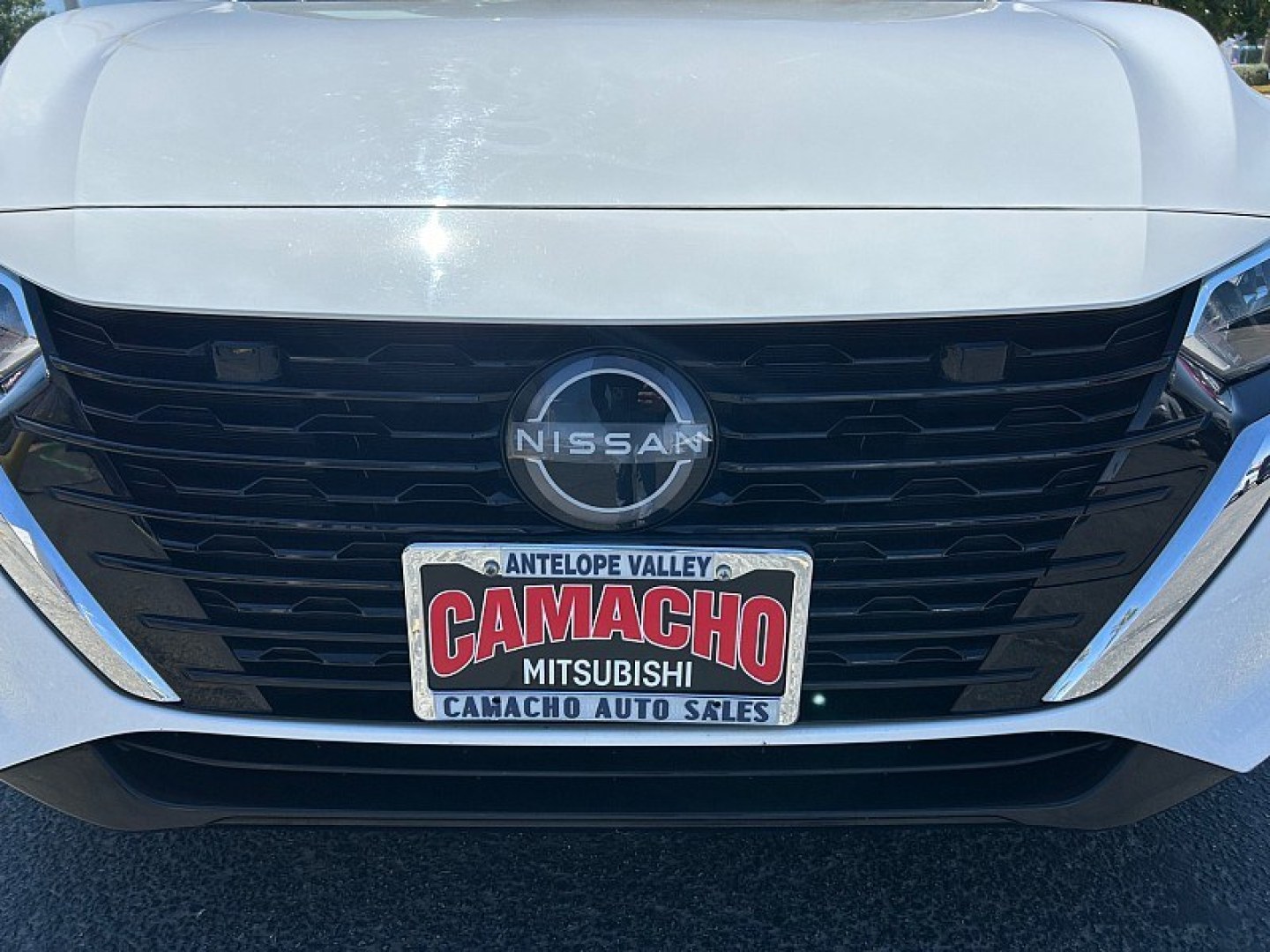 2024 White Nissan Sentra (3N1AB8CV2RY) with an 4-Cyl 2.0 Liter engine, Automatic CVT w/Xtronic transmission, located at 412 Auto Vista Drive, Palmdale, 93551, (661) 945-0620, 34.592636, -118.136681- Photo#8