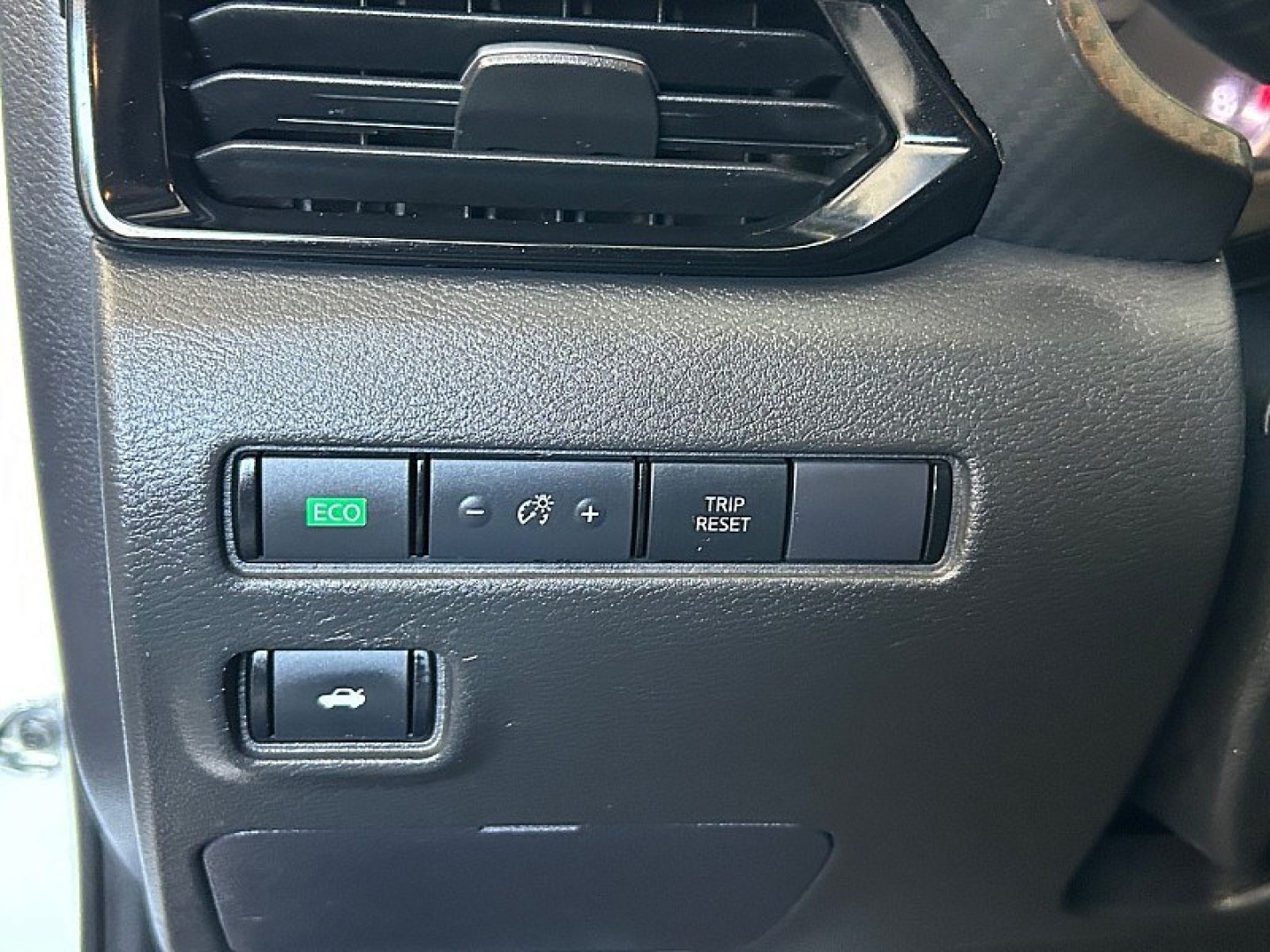 2024 White Nissan Sentra (3N1AB8CV2RY) with an 4-Cyl 2.0 Liter engine, Automatic CVT w/Xtronic transmission, located at 412 Auto Vista Drive, Palmdale, 93551, (661) 945-0620, 34.592636, -118.136681- Photo#26