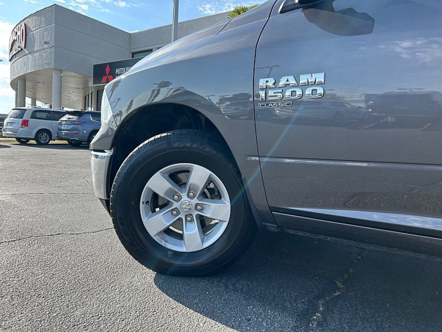 2024 GRAY RAM 1500 DS (1C6RR6GG5RS) , located at 412 Auto Vista Drive, Palmdale, 93551, (661) 945-0620, 34.592636, -118.136681- Photo#10