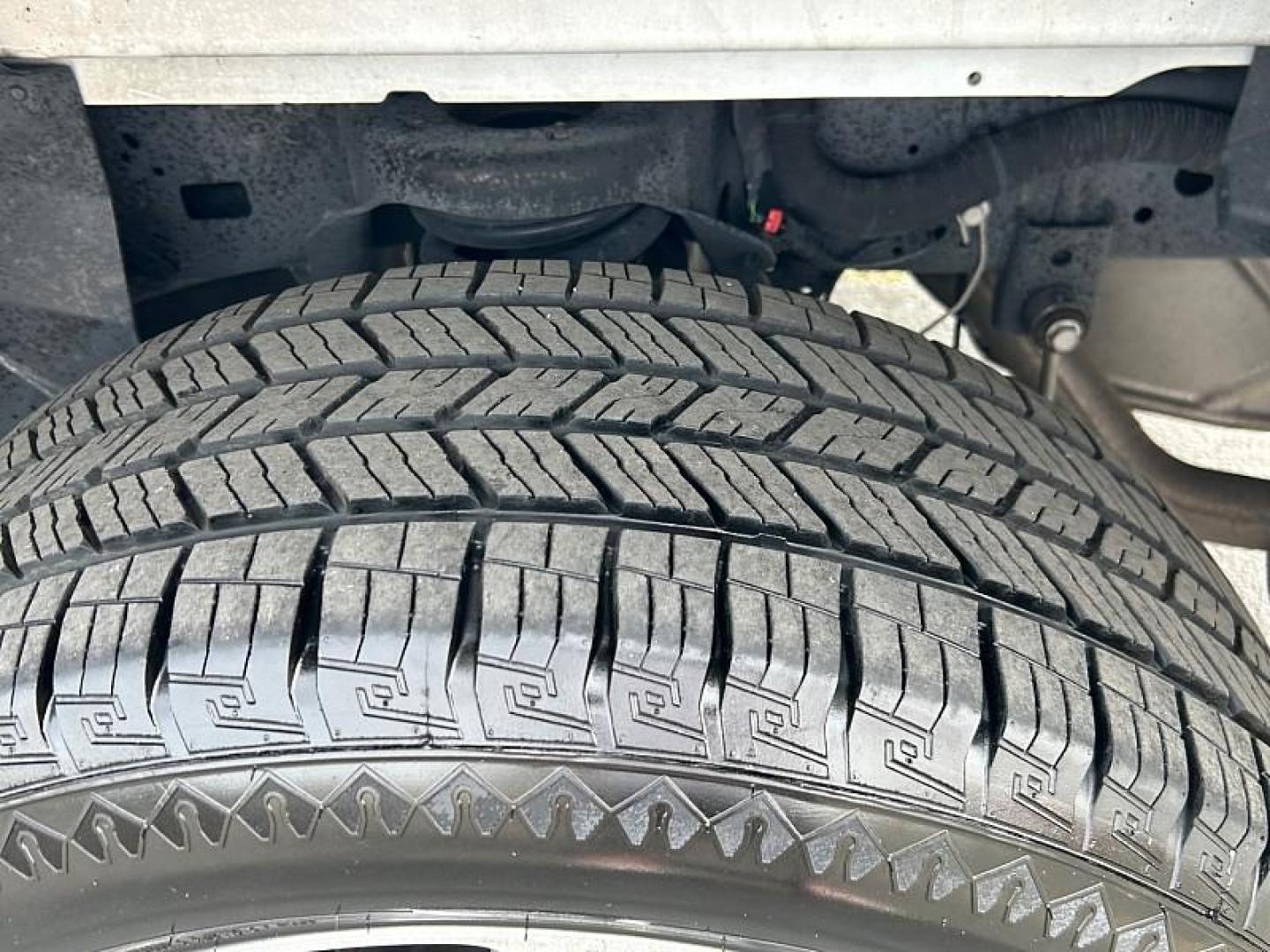 2024 WHITE Ram 1500 2WD (1C6RREJT7RN) with an 8-Cyl 5.7 Liter engine, Automatic 8-Spd transmission, located at 412 Auto Vista Drive, Palmdale, 93551, (661) 945-0620, 34.592636, -118.136681 - Photo#15