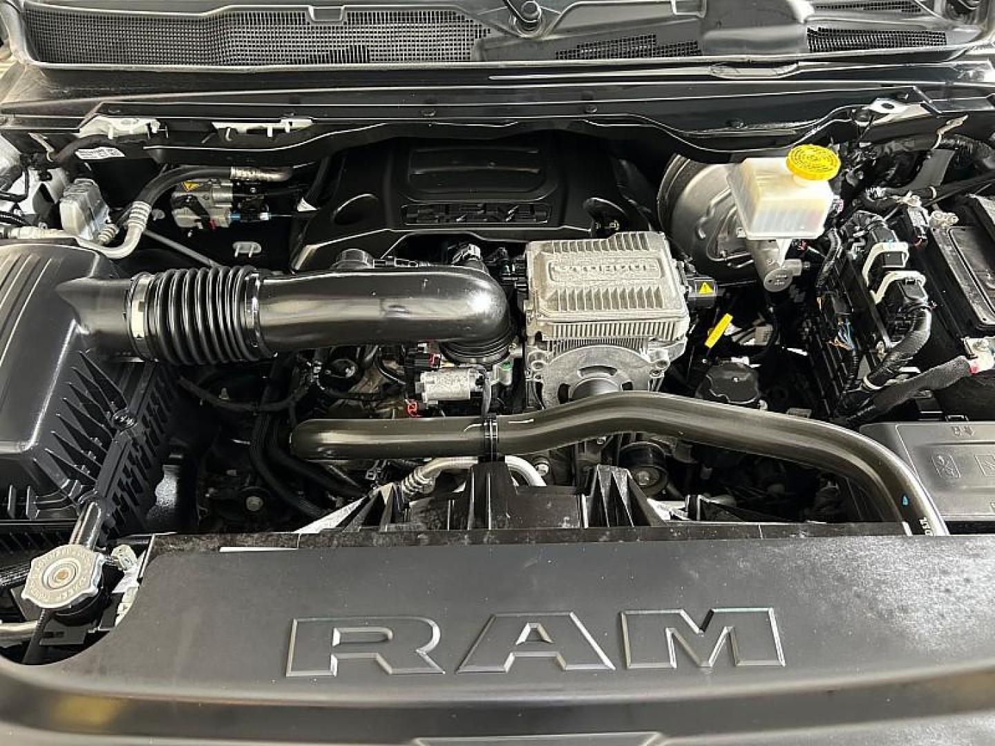 2024 WHITE Ram 1500 2WD (1C6RREJT7RN) with an 8-Cyl 5.7 Liter engine, Automatic 8-Spd transmission, located at 412 Auto Vista Drive, Palmdale, 93551, (661) 945-0620, 34.592636, -118.136681 - Photo#28