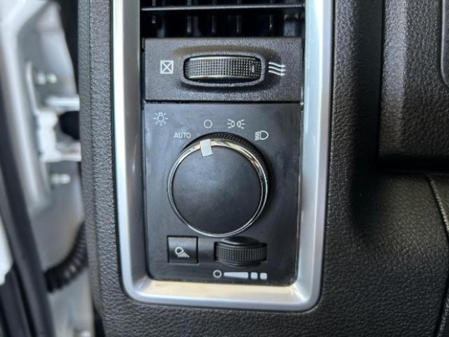 2024 WHITE Ram 1500 Classic 2WD (1C6RR6GG8RS) with an 6-Cyl 3.6 Liter engine, Automatic 8-Spd transmission, located at 412 Auto Vista Drive, Palmdale, 93551, (661) 945-0620, 34.592636, -118.136681 - Photo#31