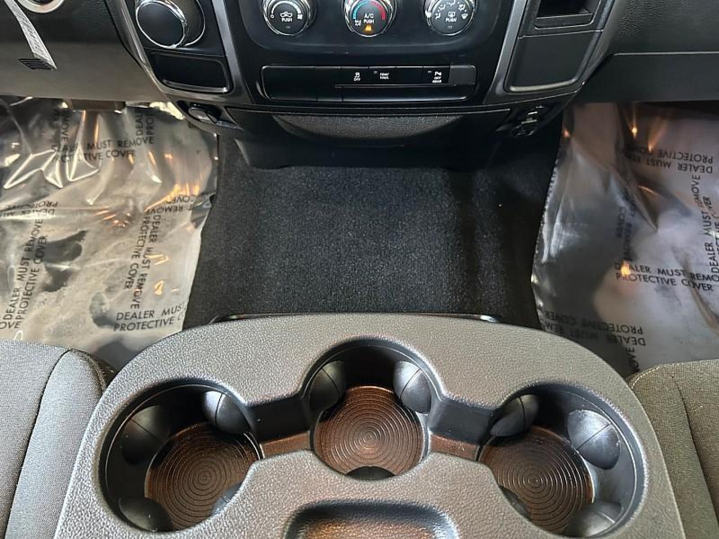 2024 WHITE Ram 1500 Classic 2WD (1C6RR6LG3RS) with an 6-Cyl 3.6 Liter engine, Automatic 8-Spd transmission, located at 412 Auto Vista Drive, Palmdale, 93551, (661) 945-0620, 34.592636, -118.136681 - Photo#19