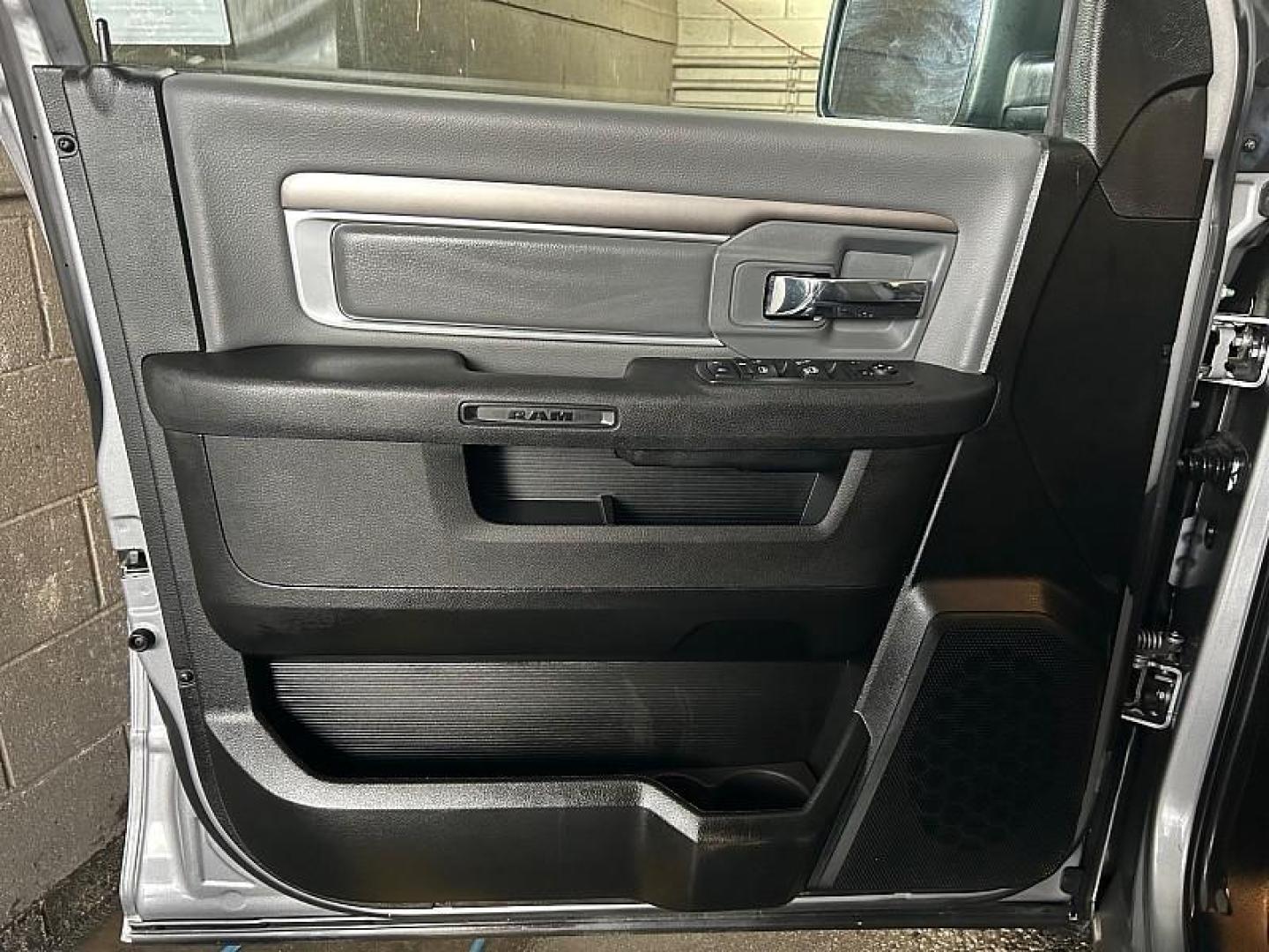 2024 SILVER Ram 1500 Classic 2WD (1C6RR6GG8RS) with an 6-Cyl 3.6 Liter engine, Automatic 8-Spd transmission, located at 412 Auto Vista Drive, Palmdale, 93551, (661) 945-0620, 34.592636, -118.136681 - Photo#17