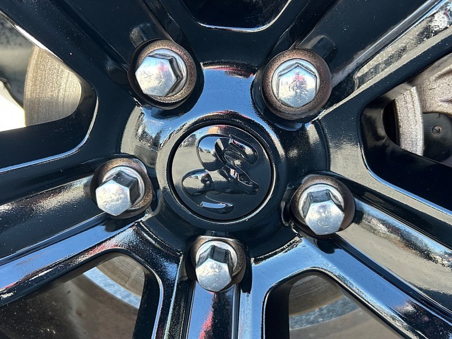 2024 White /Black Ram 1500 Classic 4WD (1C6RR7LG3RS) , Automatic 8-Spd transmission, located at 412 Auto Vista Drive, Palmdale, 93551, (661) 945-0620, 34.592636, -118.136681 - WARLOCK PACKAGE and bull; CREW CAB 4X4 and bull; 20-INCH BLACK WHEELS and bull; BACKUP CAMERAGet bold styling and everyday versatility in this 2024 Ram 1500 Classic Warlock Crew Cab 4x4 with 56,770 miles. Finished in Bright White Clearcoat with a black cloth interior, this truck stands out with 2- Photo#7