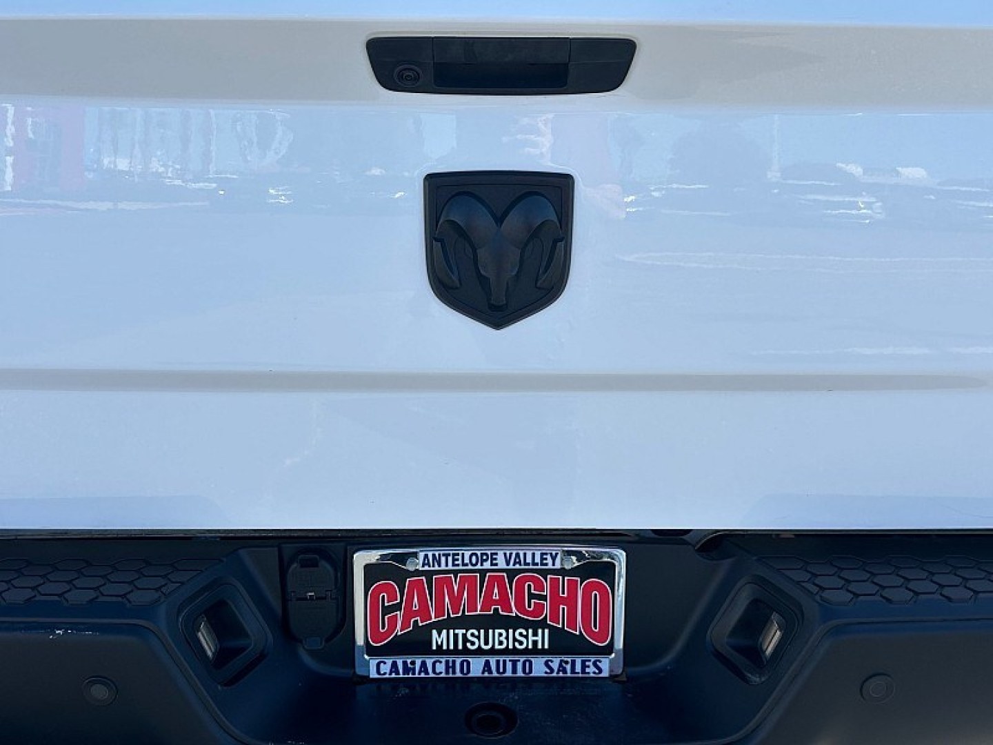 2024 White /Black Ram 1500 Classic 4WD (1C6RR7LG3RS) , Automatic 8-Spd transmission, located at 412 Auto Vista Drive, Palmdale, 93551, (661) 945-0620, 34.592636, -118.136681 - WARLOCK PACKAGE and bull; CREW CAB 4X4 and bull; 20-INCH BLACK WHEELS and bull; BACKUP CAMERAGet bold styling and everyday versatility in this 2024 Ram 1500 Classic Warlock Crew Cab 4x4 with 56,770 miles. Finished in Bright White Clearcoat with a black cloth interior, this truck stands out with 2- Photo#12