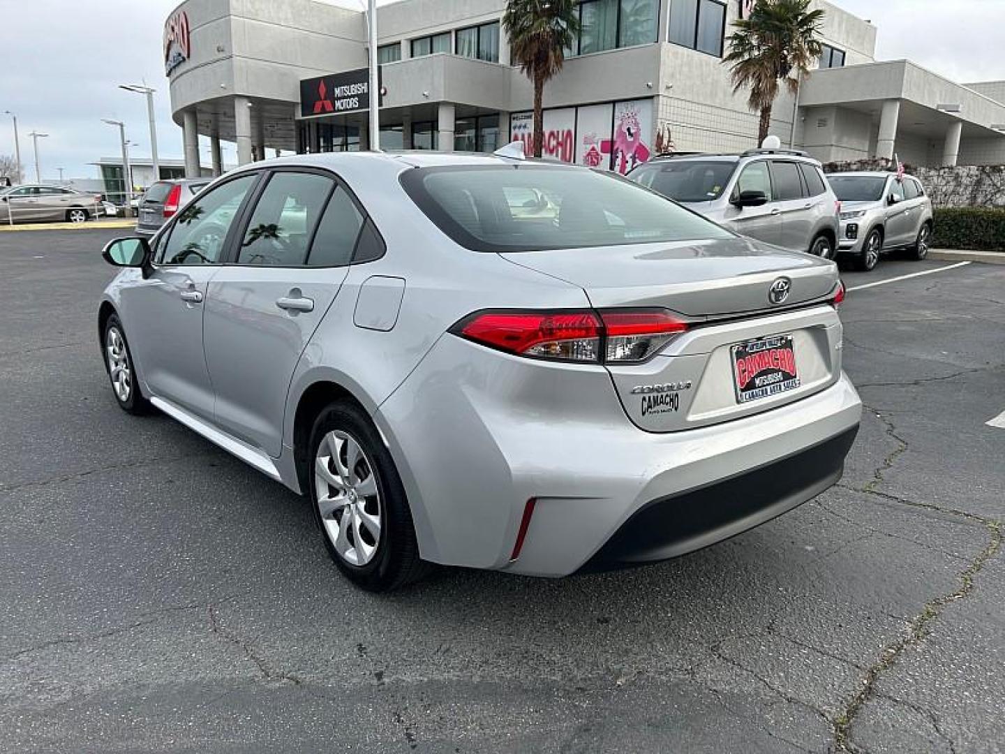 2024 GRAY Toyota Corolla (5YFB4MDE6RP) with an 4-Cyl Hybrid 1.8 Liter engine, Automatic CVT transmission, located at 412 Auto Vista Drive, Palmdale, 93551, (661) 945-0620, 34.592636, -118.136681 - Photo#4