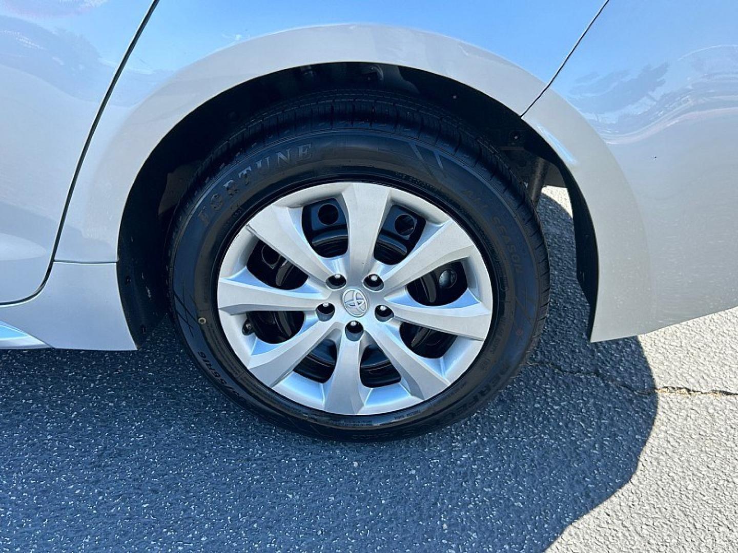 2024 Silver Toyota Corolla (5YFB4MDE2RP) with an 4-Cyl Hybrid 1.8 Liter engine, Automatic CVT transmission, located at 412 Auto Vista Drive, Palmdale, 93551, (661) 945-0620, 34.592636, -118.136681- Photo#9