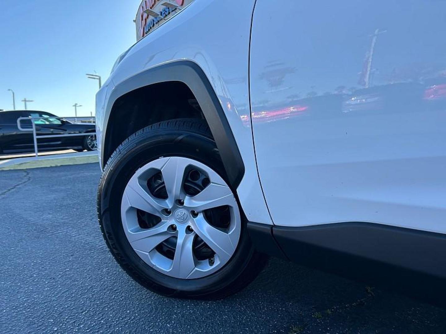 2024 WHITE Toyota RAV4 (2T3F1RFV8RC) with an 4-Cyl 2.5 Liter engine, Automatic 8-Spd w/Direct transmission, located at 412 Auto Vista Drive, Palmdale, 93551, (661) 945-0620, 34.592636, -118.136681 - Photo#20