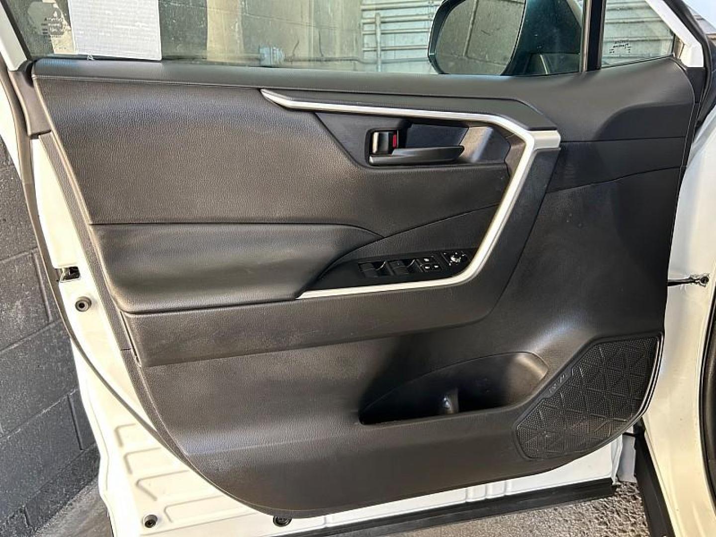 2024 WHITE Toyota RAV4 (2T3F1RFV8RC) with an 4-Cyl 2.5 Liter engine, Automatic 8-Spd w/Direct transmission, located at 412 Auto Vista Drive, Palmdale, 93551, (661) 945-0620, 34.592636, -118.136681 - Photo#21