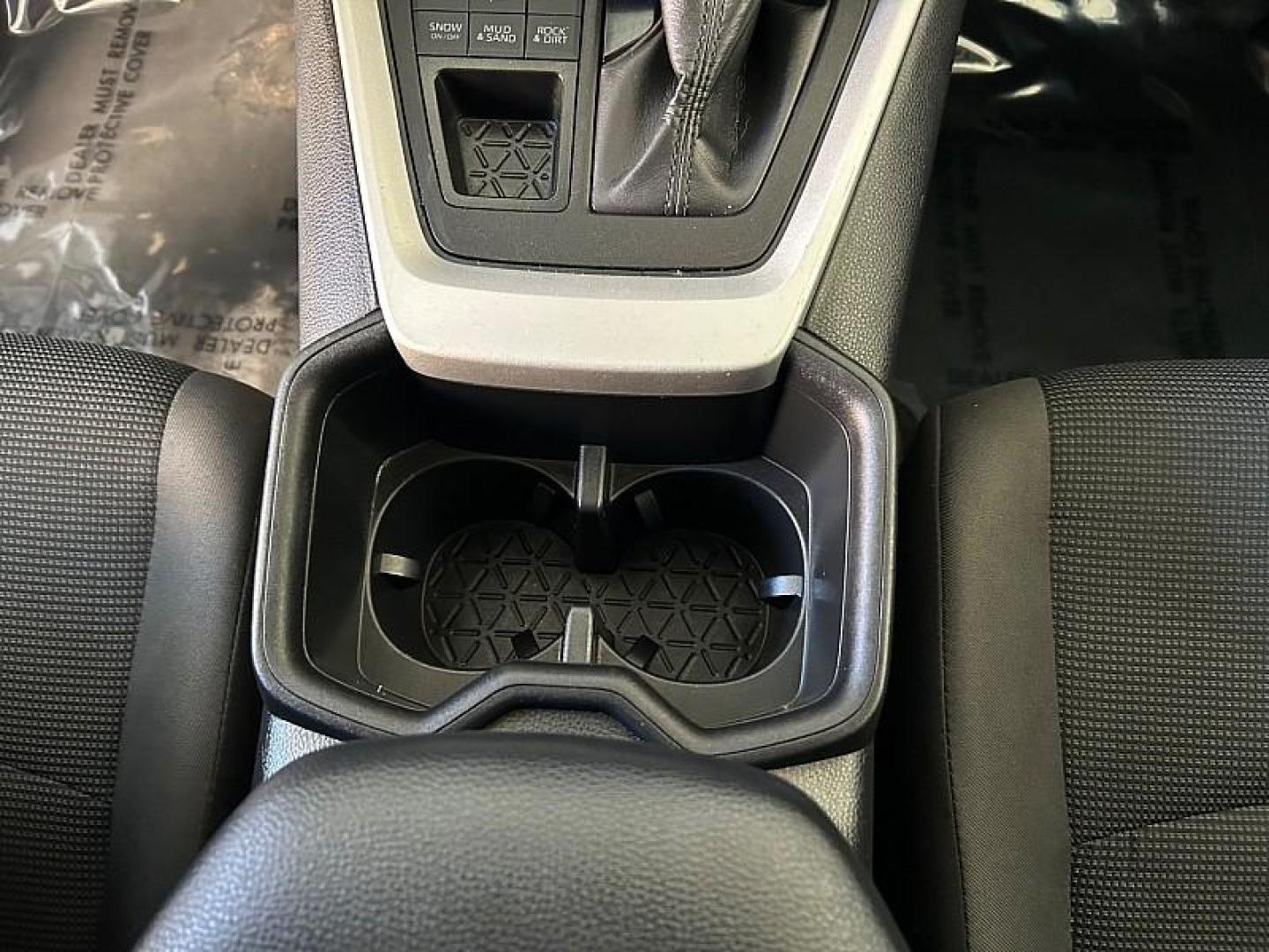 2024 WHITE Toyota RAV4 (2T3F1RFV8RC) with an 4-Cyl 2.5 Liter engine, Automatic 8-Spd w/Direct transmission, located at 412 Auto Vista Drive, Palmdale, 93551, (661) 945-0620, 34.592636, -118.136681 - Photo#32