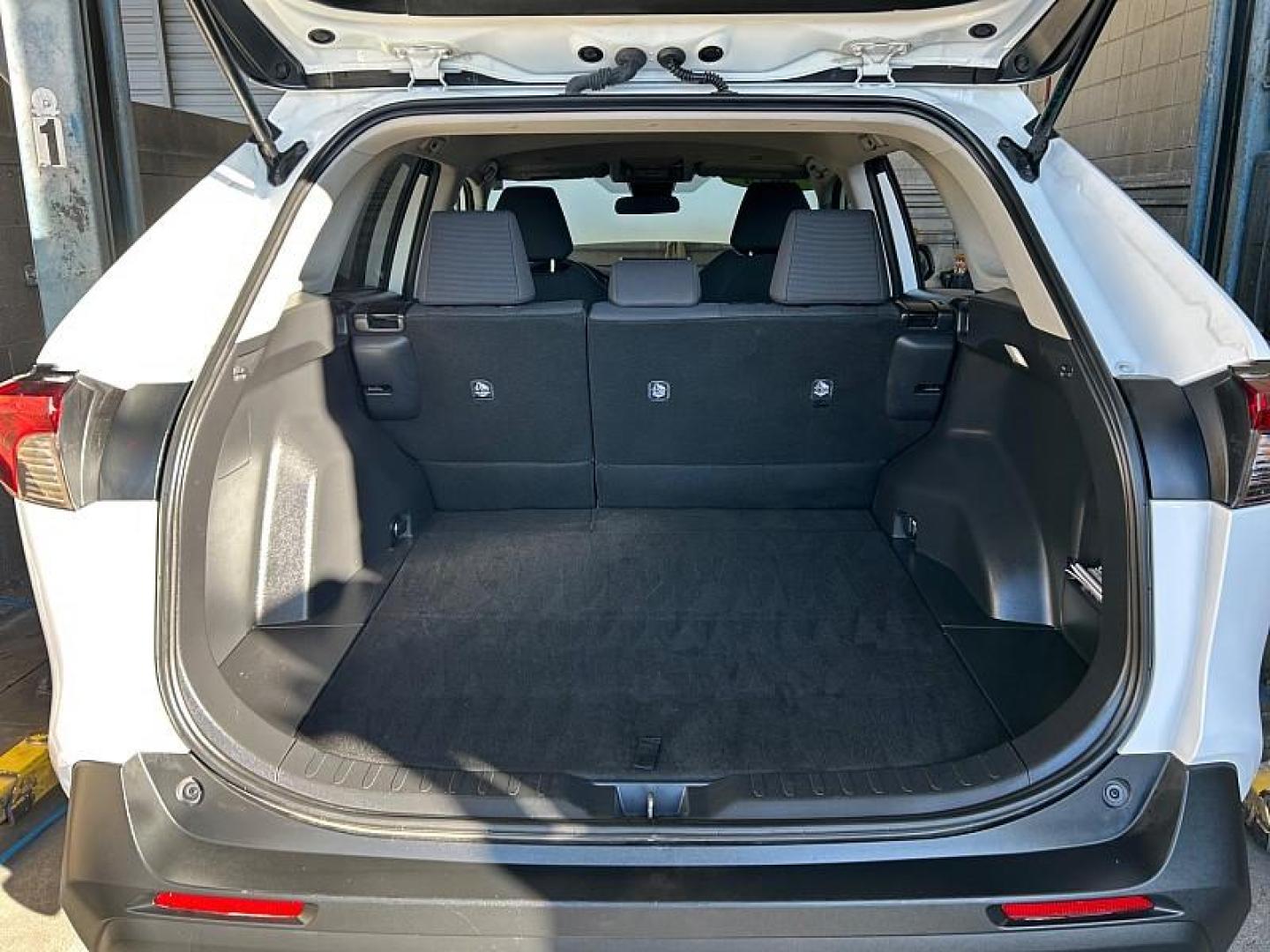 2024 WHITE Toyota RAV4 (2T3F1RFV8RC) with an 4-Cyl 2.5 Liter engine, Automatic 8-Spd w/Direct transmission, located at 412 Auto Vista Drive, Palmdale, 93551, (661) 945-0620, 34.592636, -118.136681 - Photo#34