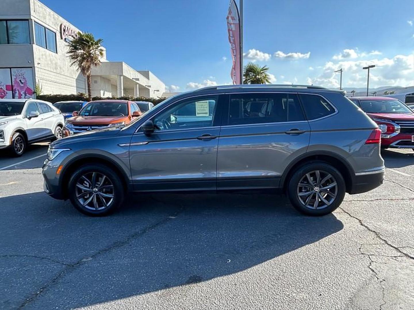 2024 GRAY Volkswagen Tiguan (3VV3B7AX4RM) with an 4-Cyl Turbo 2.0 Liter engine, Automatic 8-Spd transmission, located at 412 Auto Vista Drive, Palmdale, 93551, (661) 945-0620, 34.592636, -118.136681 - Photo#3
