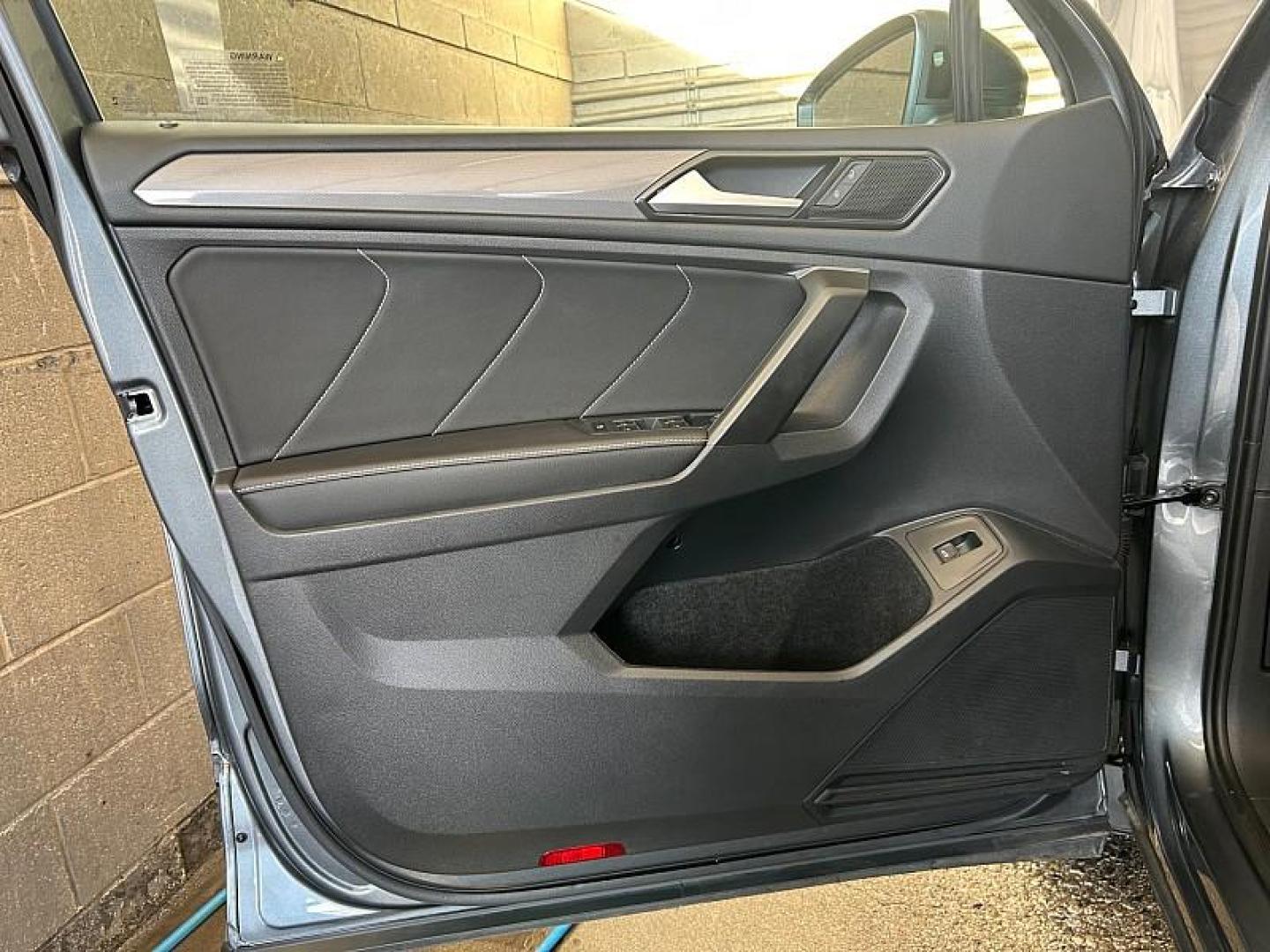 2024 GRAY Volkswagen Tiguan (3VV3B7AX4RM) with an 4-Cyl Turbo 2.0 Liter engine, Automatic 8-Spd transmission, located at 412 Auto Vista Drive, Palmdale, 93551, (661) 945-0620, 34.592636, -118.136681 - Photo#8