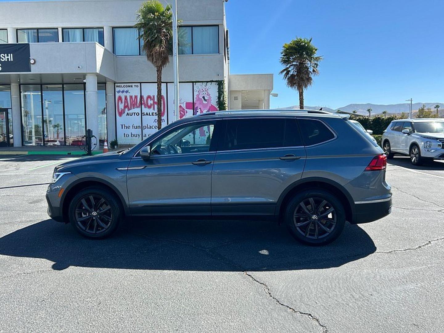 2024 Black Volkswagen Tiguan (3VV3B7AX5RM) with an 4-Cyl Turbo 2.0 Liter engine, Automatic 8-Spd transmission, located at 412 Auto Vista Drive, Palmdale, 93551, (661) 945-0620, 34.592636, -118.136681- Photo#5