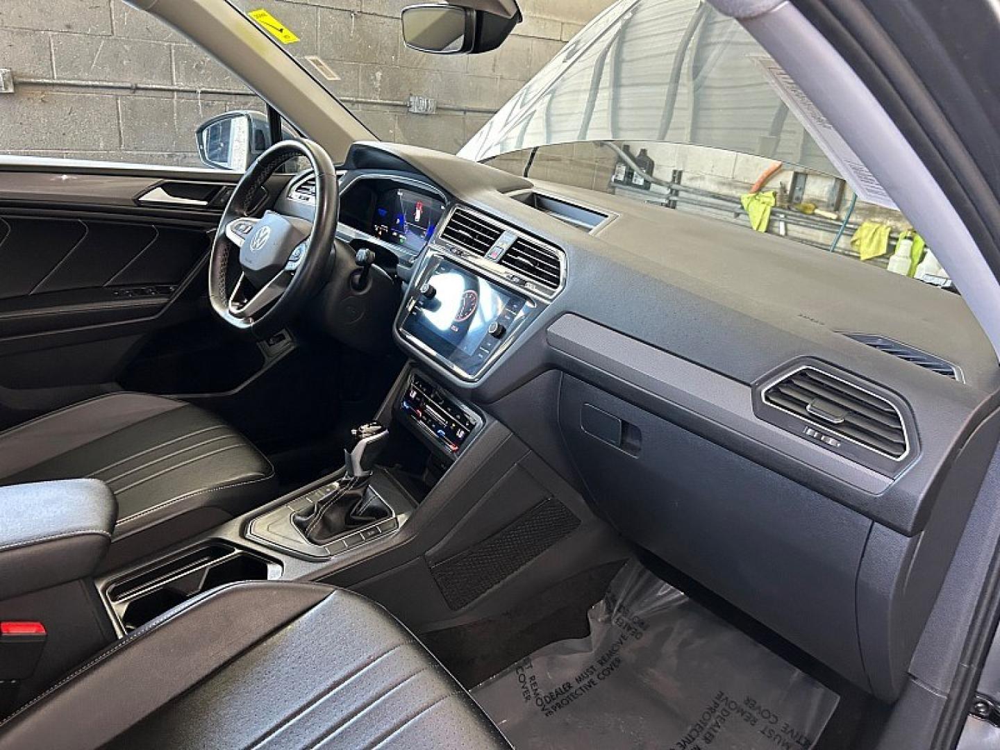 2024 Black Volkswagen Tiguan (3VV3B7AX5RM) with an 4-Cyl Turbo 2.0 Liter engine, Automatic 8-Spd transmission, located at 412 Auto Vista Drive, Palmdale, 93551, (661) 945-0620, 34.592636, -118.136681- Photo#24