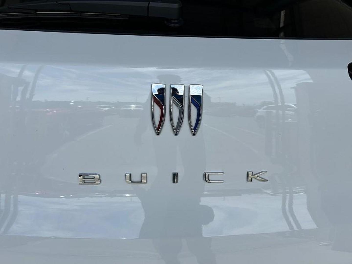 2025 Buick Encore GX (KL4AMBSL6SB) , Automatic CVT transmission, located at 412 Auto Vista Drive, Palmdale, 93551, (661) 945-0620, 34.592636, -118.136681 - Photo#11