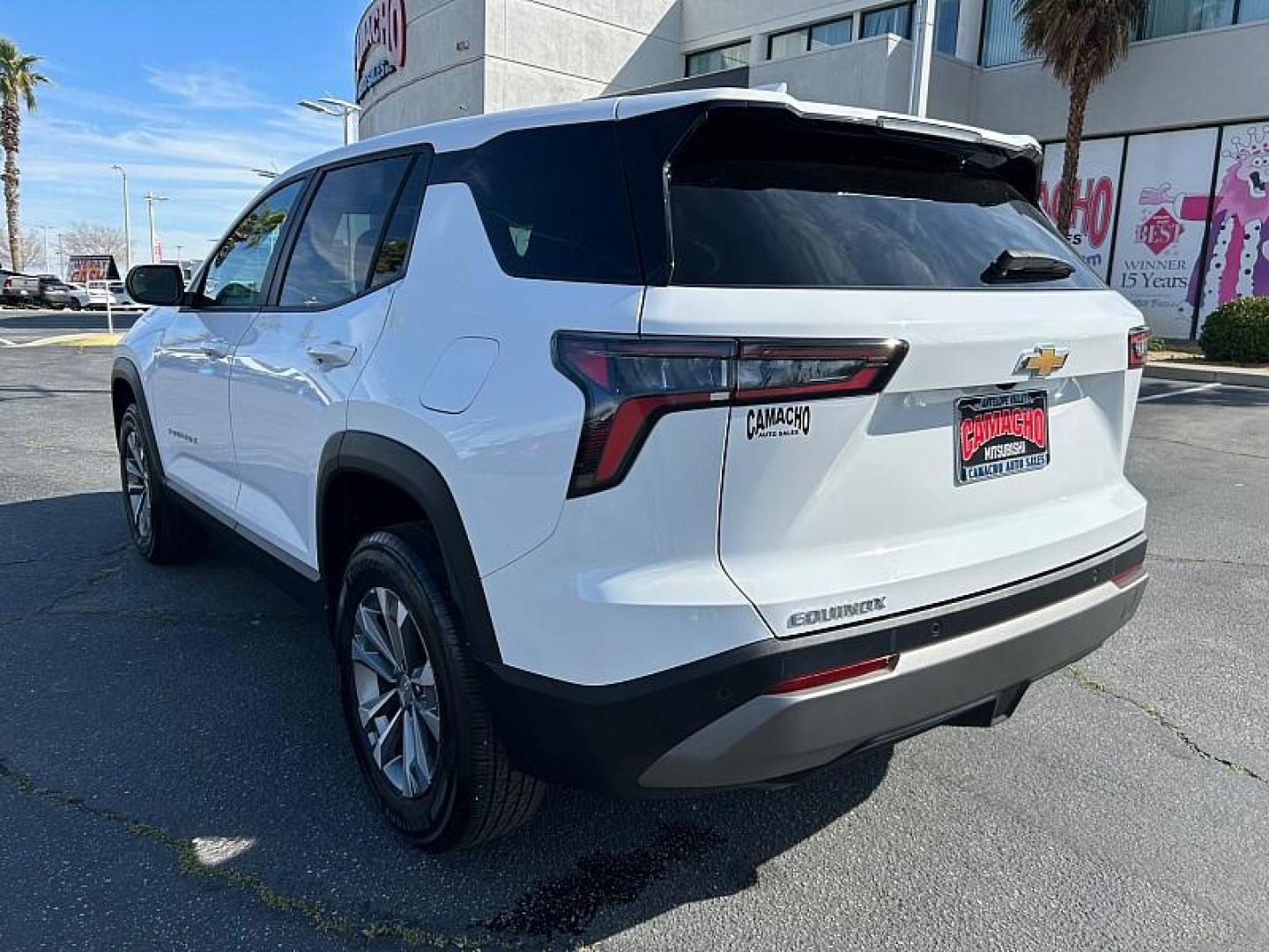 2025 WHITE Chevrolet Equinox (3GNAXHEG3SL) with an 4-Cyl Turbo 1.5 Liter engine, Automatic CVT transmission, located at 412 Auto Vista Drive, Palmdale, 93551, (661) 945-0620, 34.592636, -118.136681 - Photo#4