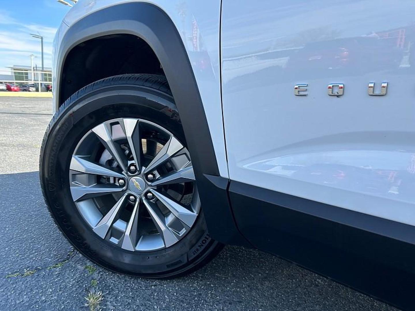 2025 WHITE Chevrolet Equinox (3GNAXHEG3SL) with an 4-Cyl Turbo 1.5 Liter engine, Automatic CVT transmission, located at 412 Auto Vista Drive, Palmdale, 93551, (661) 945-0620, 34.592636, -118.136681 - Photo#9