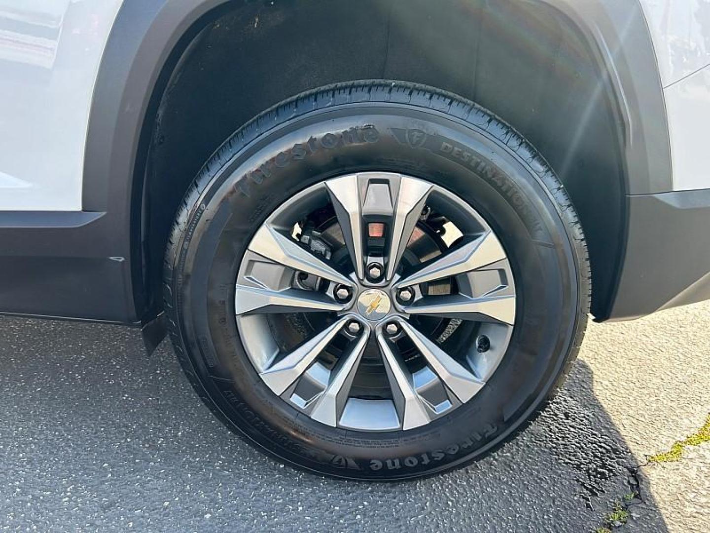 2025 WHITE Chevrolet Equinox (3GNAXHEG3SL) with an 4-Cyl Turbo 1.5 Liter engine, Automatic CVT transmission, located at 412 Auto Vista Drive, Palmdale, 93551, (661) 945-0620, 34.592636, -118.136681 - Photo#13