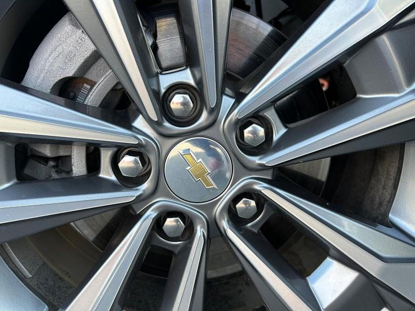 2025 WHITE Chevrolet Equinox (3GNAXHEG3SL) with an 4-Cyl Turbo 1.5 Liter engine, Automatic CVT transmission, located at 412 Auto Vista Drive, Palmdale, 93551, (661) 945-0620, 34.592636, -118.136681 - Photo#11