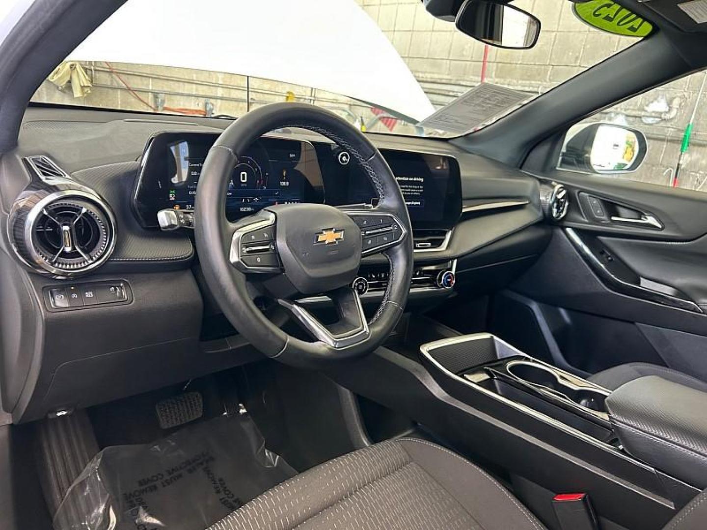 2025 WHITE Chevrolet Equinox (3GNAXHEG3SL) with an 4-Cyl Turbo 1.5 Liter engine, Automatic CVT transmission, located at 412 Auto Vista Drive, Palmdale, 93551, (661) 945-0620, 34.592636, -118.136681 - Photo#21