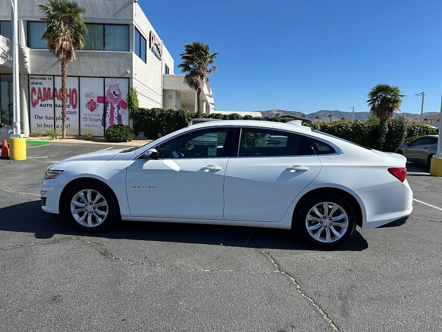 2025 WHITE Chevrolet Malibu (1G1ZD5STXSF) with an 4-Cyl Turbo 1.5 Liter engine, Automatic CVT transmission, located at 412 Auto Vista Drive, Palmdale, 93551, (661) 945-0620, 34.592636, -118.136681- Photo#3