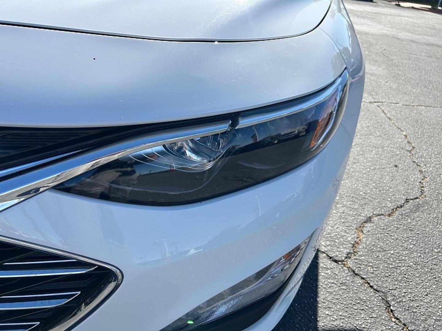 2025 WHITE Chevrolet Malibu (1G1ZD5STXSF) with an 4-Cyl Turbo 1.5 Liter engine, Automatic CVT transmission, located at 412 Auto Vista Drive, Palmdale, 93551, (661) 945-0620, 34.592636, -118.136681- Photo#4