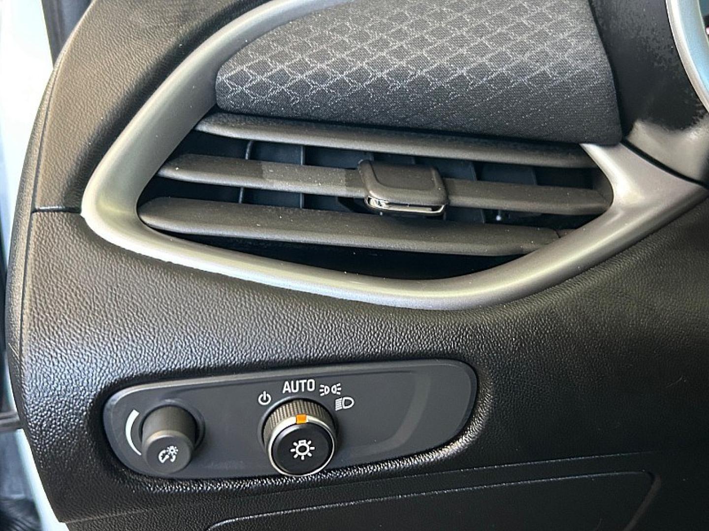 2025 WHITE Chevrolet Malibu (1G1ZD5STXSF) with an 4-Cyl Turbo 1.5 Liter engine, Automatic CVT transmission, located at 412 Auto Vista Drive, Palmdale, 93551, (661) 945-0620, 34.592636, -118.136681- Photo#29