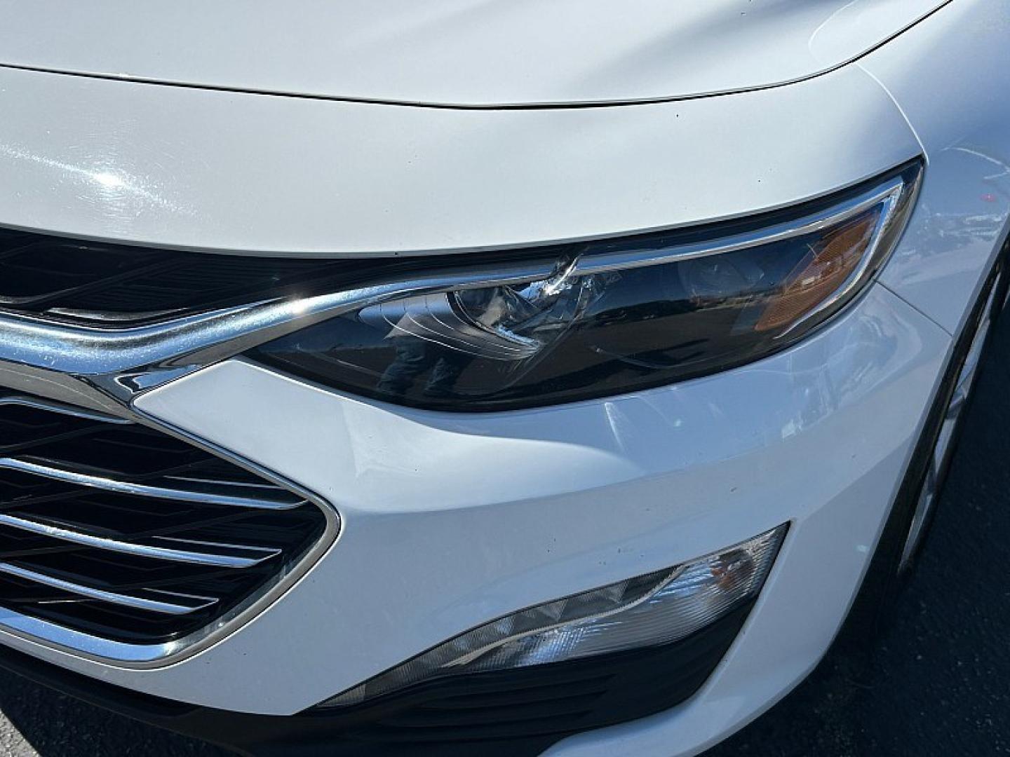 2025 White Chevrolet Malibu (1G1ZD5ST7SF) with an 4-Cyl Turbo 1.5 Liter engine, Automatic CVT transmission, located at 412 Auto Vista Drive, Palmdale, 93551, (661) 945-0620, 34.592636, -118.136681- Photo#8