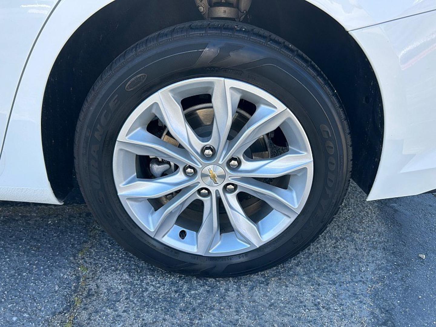 2025 White Chevrolet Malibu (1G1ZD5ST7SF) with an 4-Cyl Turbo 1.5 Liter engine, Automatic CVT transmission, located at 412 Auto Vista Drive, Palmdale, 93551, (661) 945-0620, 34.592636, -118.136681- Photo#12