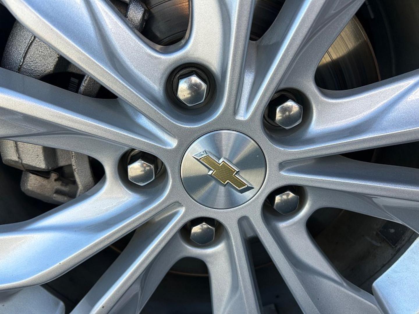 2025 White Chevrolet Malibu (1G1ZD5ST7SF) with an 4-Cyl Turbo 1.5 Liter engine, Automatic CVT transmission, located at 412 Auto Vista Drive, Palmdale, 93551, (661) 945-0620, 34.592636, -118.136681- Photo#14