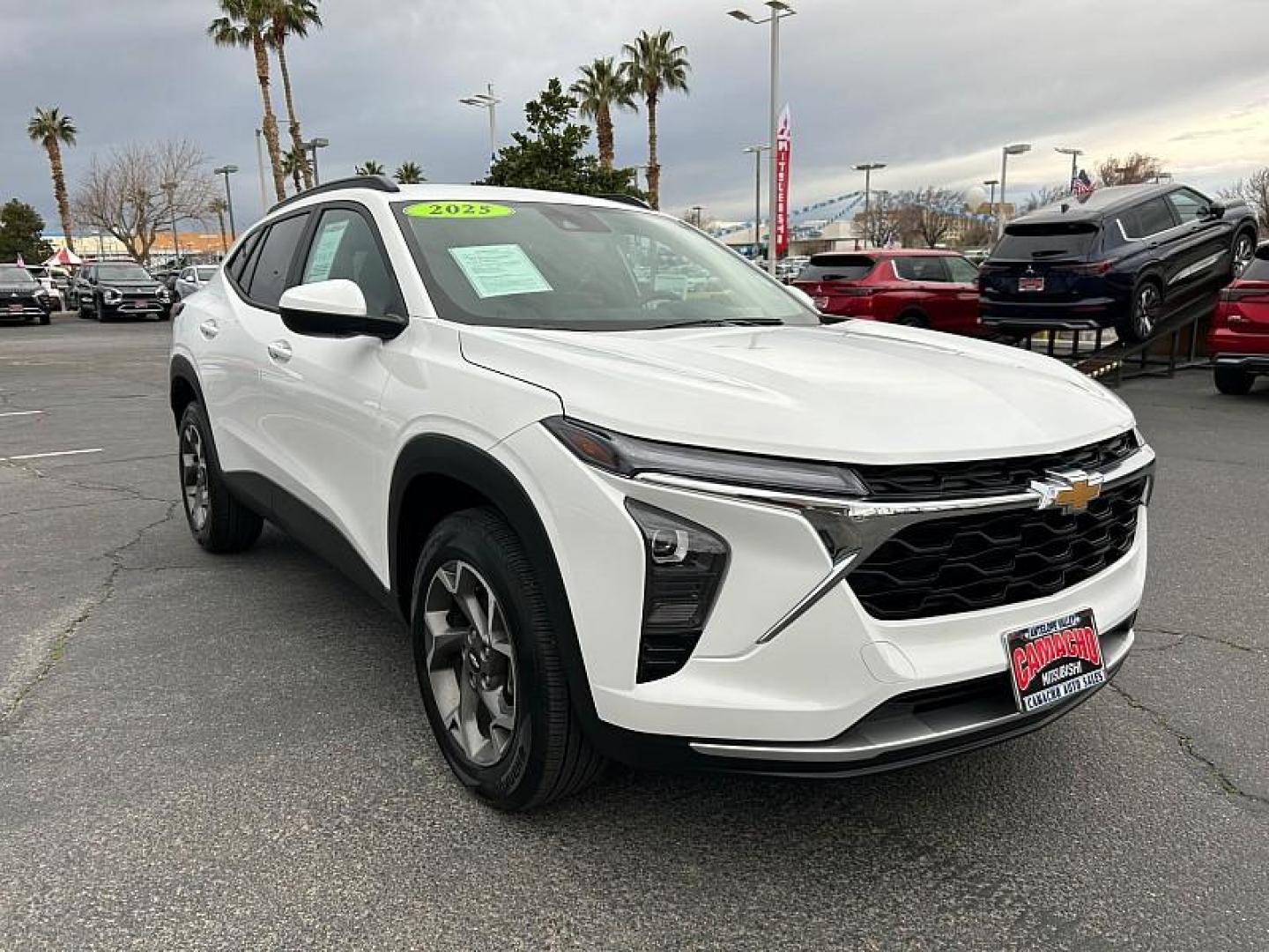 2025 WHITE Chevrolet Trax (KL77LHEP0SC) with an 3-Cyl Turbo 1.2 Liter engine, Automatic transmission, located at 412 Auto Vista Drive, Palmdale, 93551, (661) 945-0620, 34.592636, -118.136681 - Photo#0