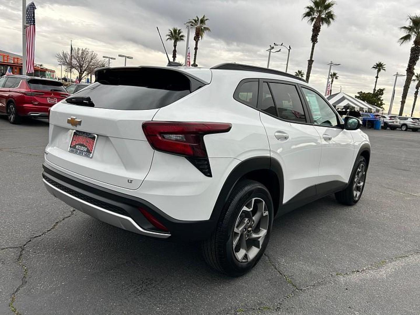2025 WHITE Chevrolet Trax (KL77LHEP0SC) with an 3-Cyl Turbo 1.2 Liter engine, Automatic transmission, located at 412 Auto Vista Drive, Palmdale, 93551, (661) 945-0620, 34.592636, -118.136681 - Photo#8